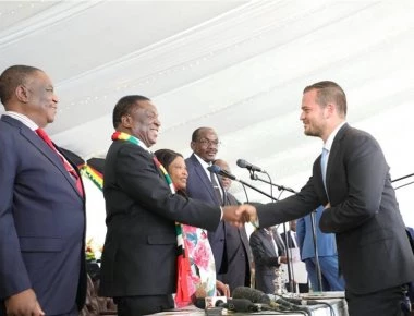 Έλληνας υπουργός στην κυβέρνηση της Ζιμπάμπουε: Ποιος είναι ο Βαγγέλης Χαριτάτος